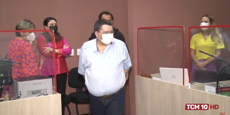 Médico que matou idosa a tiros é condenado a 22 anos de prisão