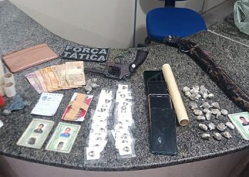 Polícia prende quatro suspeitos, apreende drogas, armas e material ilícito em Itajá/RN