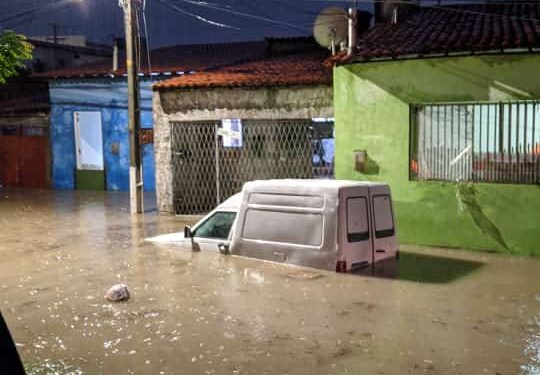 Bairro Aeroporto registra 60mm de chuva em 50 minutos; Mossoró tem pontos de alagamento