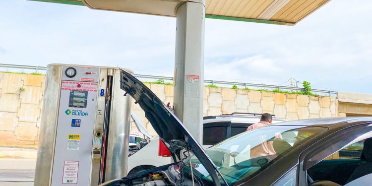 Escalada no preço da gasolina, gera aumento na conversão de veículos para gás natural no RN