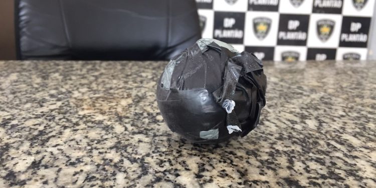 Torcedor do América é preso pela PRF com bomba de fabricação caseira