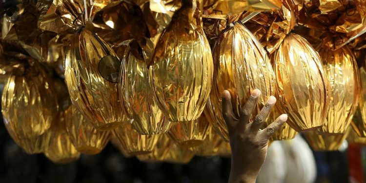 Inflação deixa chocolate mais caro e estimula troca de ovos por bombons