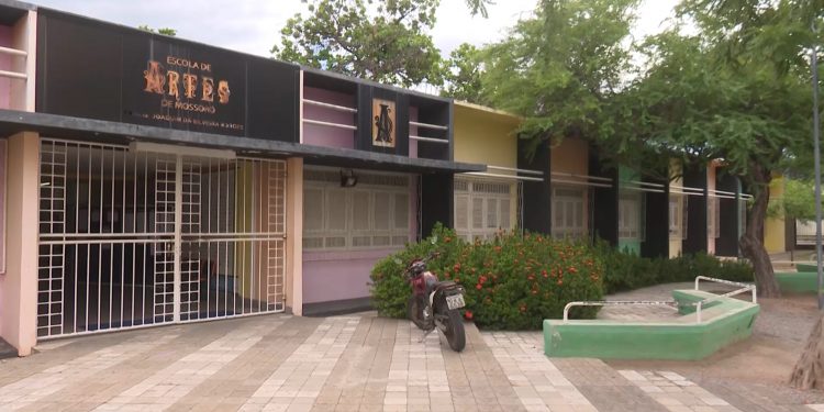 Homenagem dada a produtor cultural é contestada por integrantes da Escola de Artes de Mossoró