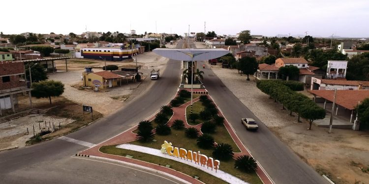 Homem é baleado na Praça de Eventos de Caraúbas e morre no HRTM