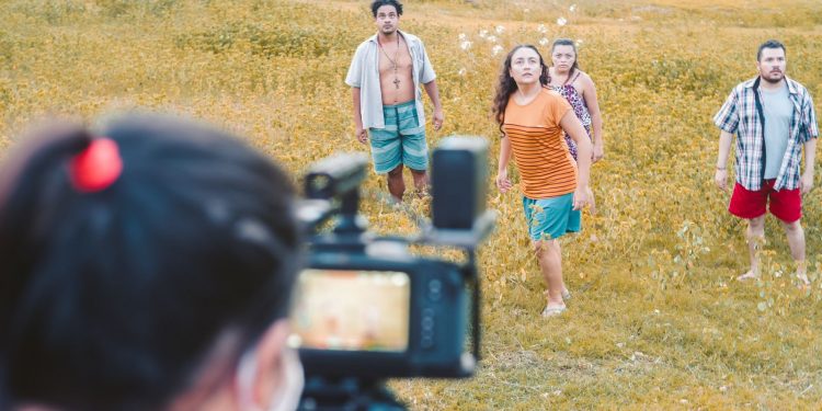 Coletivo Buraco Filmes lança o curta-metragem “Vindouro”