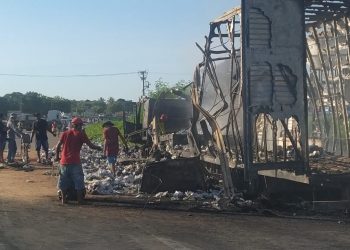 Pane elétrica causou incêndio em caminhão na BR 304
