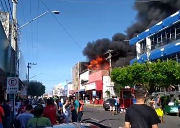Fogo atinge loja de móveis no Centro de Mossoró