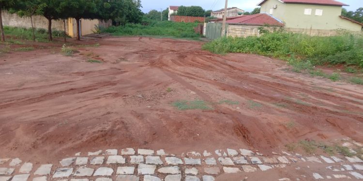 Moradores fazem apelo por calçamento em bairros de Mossoró