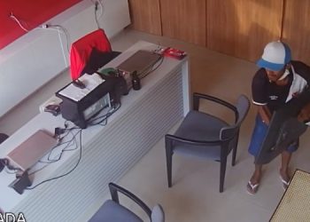 Polícia procura criminosos que arrombaram loja da TCM em Mossoró/RN