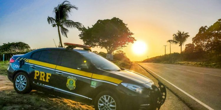 PRF realiza leilão de veículos no RN