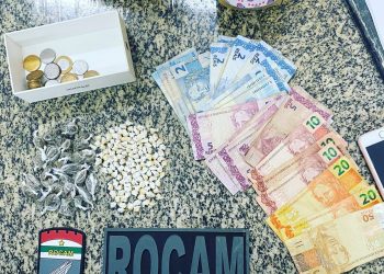 Polícia apreende adolescente com drogas e dinheiro fracionado no bairro Planalto, em Mossoró