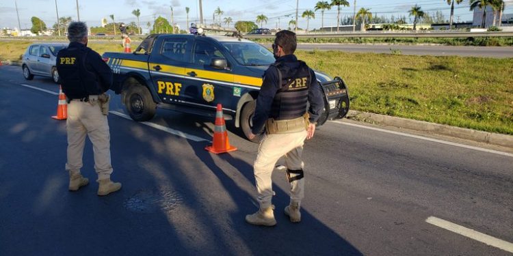 PRF recupera veículo clonado e prende homem por receptação em Apodi/RN