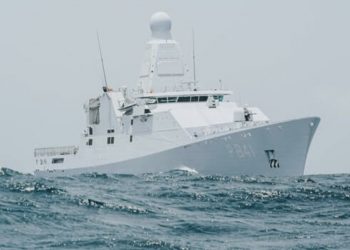 Marinha resgata barco à deriva com bandeira da Suíça no litoral potiguar