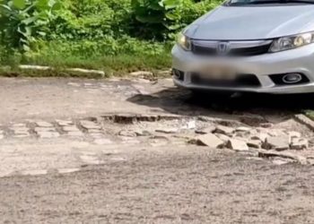 Buracos em rua movimentada no bairro Nova Betânia em Mossoró prejudicam trânsito