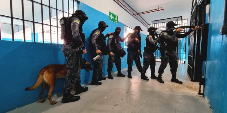 Após suspeita de rebelião, secretaria de segurança realiza operação em Alcaçuz   