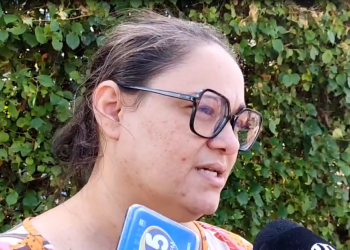 Mãe fala que adolescentes desapareceram na volta da escola