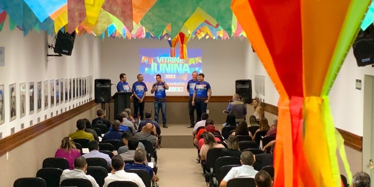 Concurso “Vitrine Junina” vai premiar lojas com melhores decorações de São João