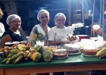 Cooperativa vende suco e sorvete de macaxeira na Cidadela