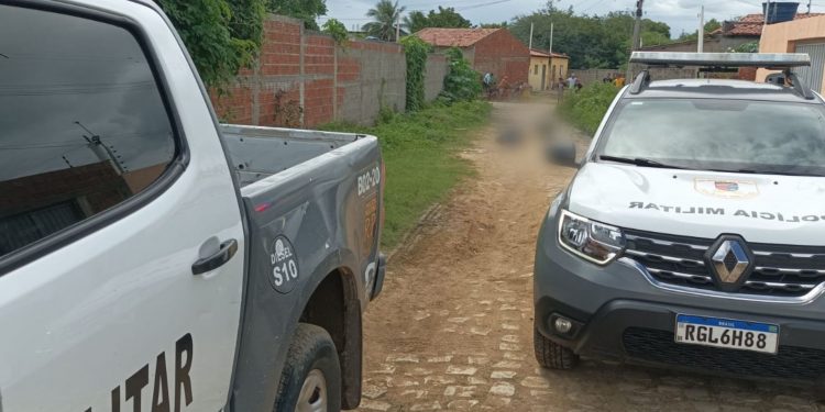 Homem é assassinado na Estrada da Raiz