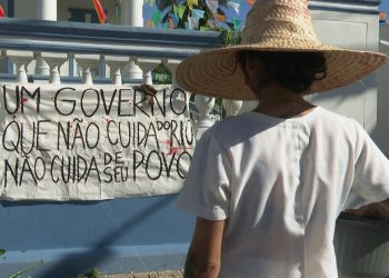 Ativistas do meio ambiente realizam protesto em prol do Rio Mossoró
