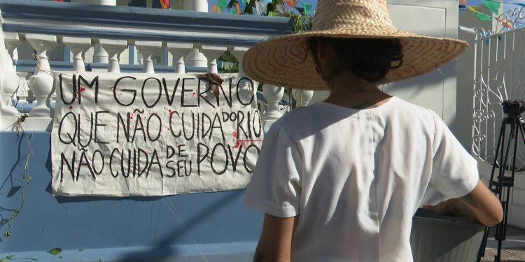 Ativistas do meio ambiente realizam protesto em prol do Rio Mossoró