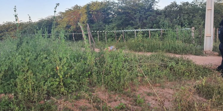 Homem é encontrado morto com marcas de tiros na Estrada da Alagoinha em Mossoró