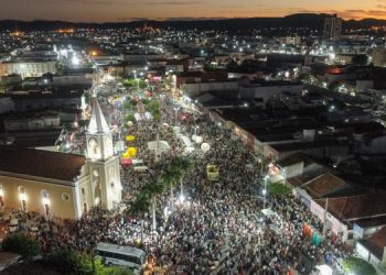 Currais Novos reúne milhares de fiéis no encerramento da festa de Sant’Ana