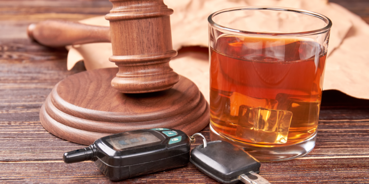 Advogado preso por embriaguez ao volante e desacato, deixa prisão após pagar fiança de R$ 16 mil