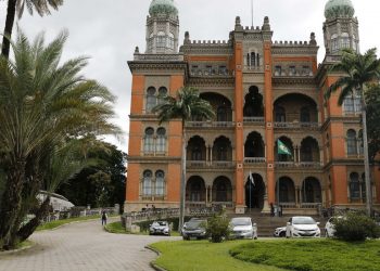 Sesap envia amostra suspeita de varíola dos macacos para Fiocruz; resultado sai em três dias