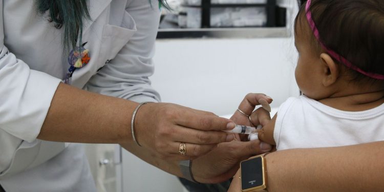 Campanha de vacinação contra poliomielite tem início nesta segunda (08)