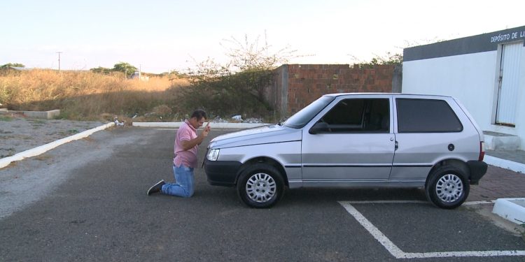 Pai de criança autista tem carro roubado, comove empresários e ganha novo veículo