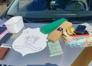 Homens são presos com drogas em residência na vizinhança de Alcaçuz