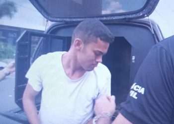 Acusado de matar ex-mulher a facadas chega em Mossoró