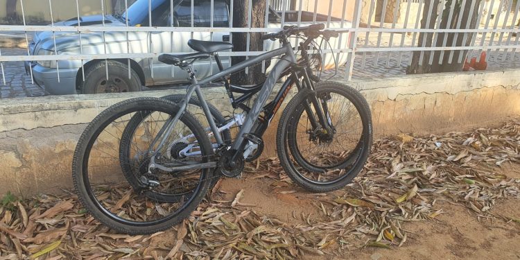 Ronda Policial: Homem é flagrado durante furto de bicicletas no Ginásio Pedro Ciarlini