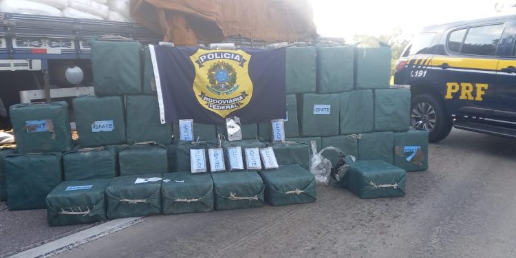 PRF apreende mais de uma tonelada de cocaína