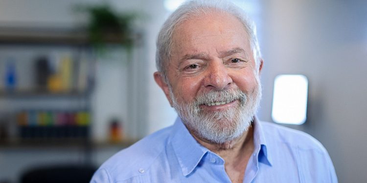 Lula é eleito para terceiro mandato como Presidente do Brasil