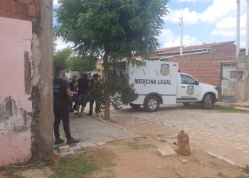 Ronda Policial: Homem é morto ao sair de casa para procurar a mãe durante ataque de tiros