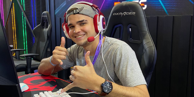 Do virtual pro mundo real: mossoroense se muda para São Paulo para seguir carreira de streamer