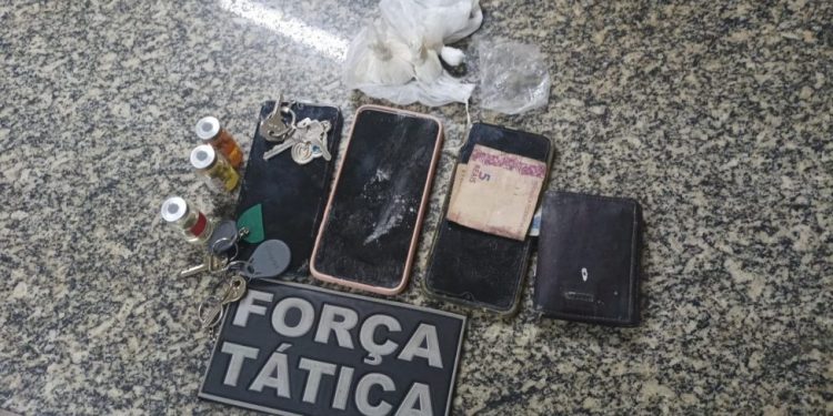 Ronda Policial: Tornozelado é preso por porte de cocaína e homem é baleado em atentado