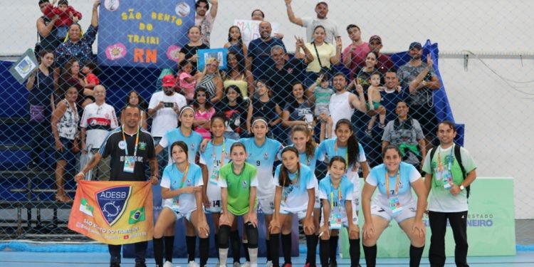 Time do RN é recebido com carreata após participação no JEB’s