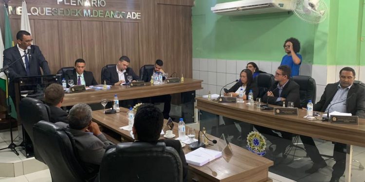 Vereadores votam pela cassação do Prefeito de Porto do Mangue