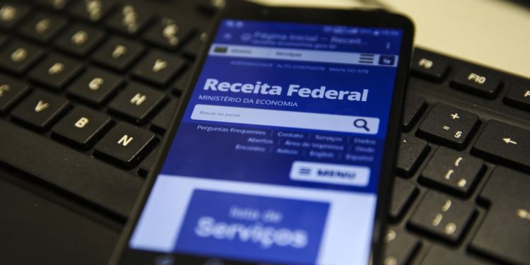Imposto de Renda: Contribuinte já pode consultar pendências no CPF