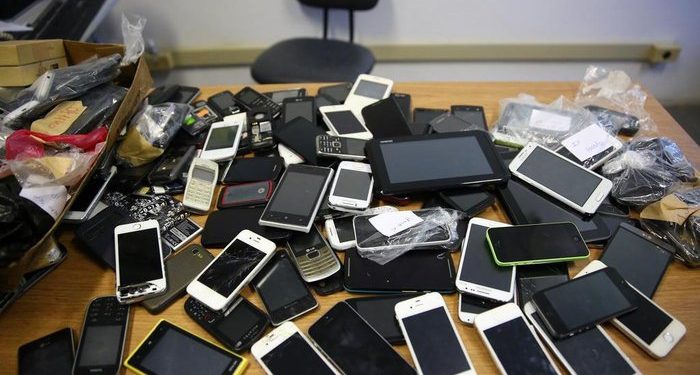 Saiba o que fazer caso tenha o celular roubado durante o Carnaval