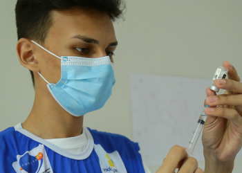 “Mossoró Vacina” retoma ponto extra na Faculdade de Enfermagem da UERN