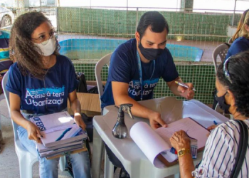 Projeto de regularização realiza cadastro social de moradores do Santa Delmira