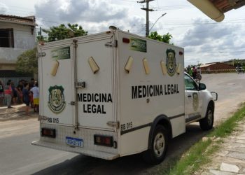 Homem é morto a tiros em via pública no Bairro Santo Antônio