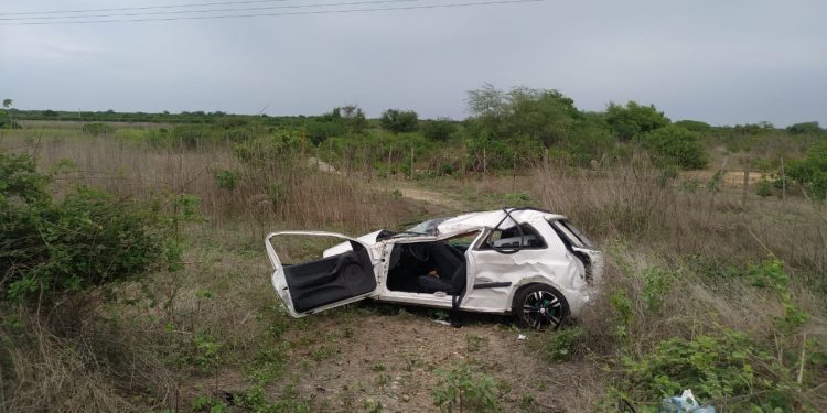 Homem morre e outras duas pessoas ficam feridas em acidente na BR 405