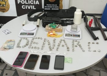 Polícia apreende drogas e prende suspeito de tráfico de drogas em Mossoró