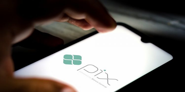 Golpe do pix: homem é preso por roubar dados e hackear redes sociais no interior do RN