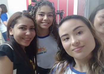 Mães de alunas da rede estadual fazem rifa para acompanhar filhas em Febrace